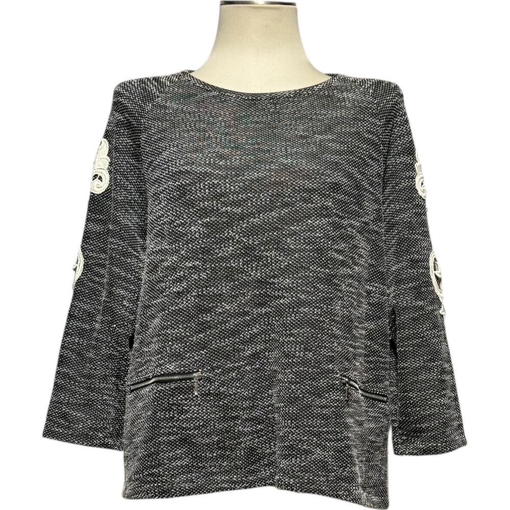 Chico's Zenergy 3/4 Sleeve Applique Pockets Blouse Top Black White 3 / XL